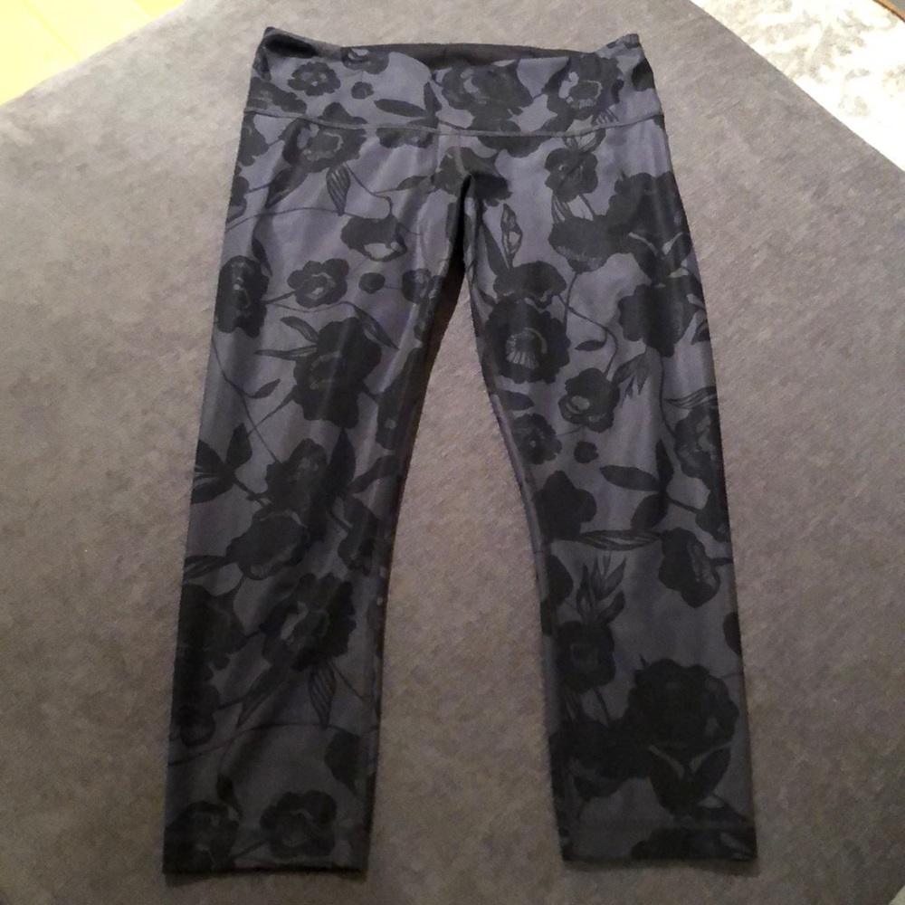 Lululemon cropped printed pants